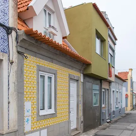 Yellow Tiled House * Αβέιρο